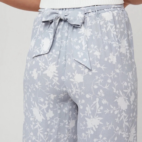 Wilfred
Faun Ankle Pant grey with white flowers. Size  small beach vacation airy - Picture 5 of 15